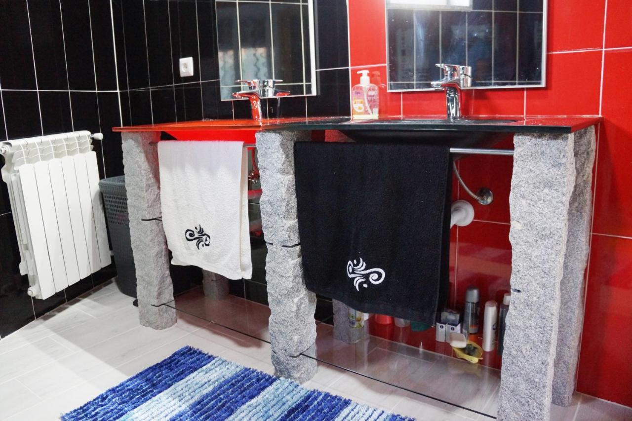 Casinha Das Bonecas - Casa Com Piscina Privada Aveiro Luaran gambar